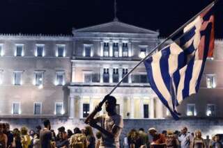 EN DIRECT. Grèce: la proposition de Tsipras bien accueillie par les créanciers, approuvée par le parlement grec