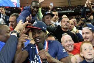 PHOTOS. PSG-Auxerre en Coupe de France: chansons, tour d'honneur, feu d'artifice... les Parisiens fêtent leurs trophées