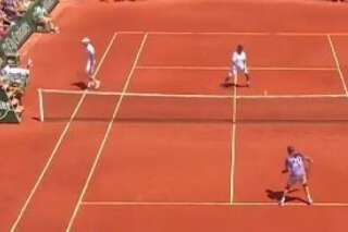 VIDÉO. Roland-Garros 2015 : Guy Forget lâche Henri Leconte en plein échange lors du Tournoi des Légendes