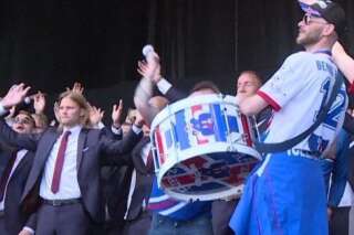 Clapping gigantesque pour les héros de l'Islande de retour de l'Euro 2016