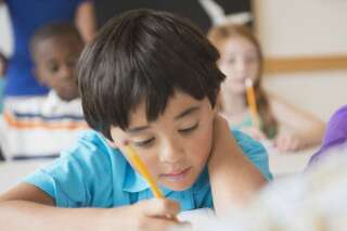 Apprentissage chez l'enfant : les salles de classe trop décorées seraient source de distraction
