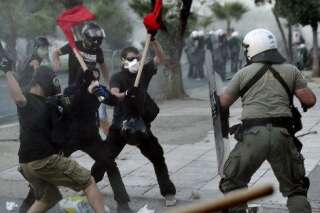 Meurtre du rappeur antifasciste par un militant néo-nazi : heurts avec la police en Grèce après des manifestations
