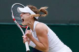 Wimbledon: immense exploit d'Alizé Cornet face à Serena Williams