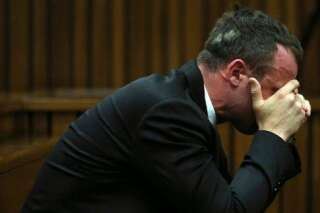 Procès Pistorius: l'ancien champion s'excuse pour le meurtre de sa petite amie Reeva Steenkamp