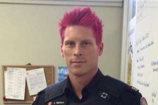 PHOTOS. Un policier canadien se teint les cheveux en rose pour combattre l'homophobie
