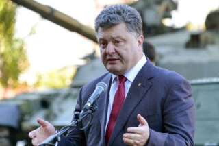 Ukraine: démission du ministre de la Défense, la Russie ordonne le retrait des soldats russes à la frontière