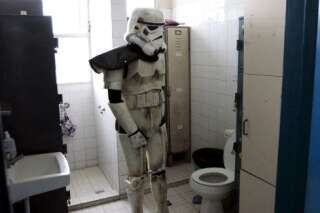 Quand tu t'es déguisé pour la première de Star Wars 7 et que tu dois aller aux toilettes