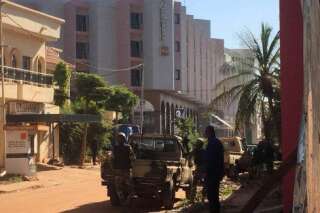 La fusillade dans l'hôtel Radisson à Bamako au Mali, revendiquée par le groupe jihadiste de Mokhtar Belmokhtar, fait au moins 27 morts