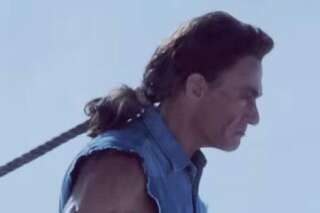 VIDÉOS. Jean-Claude Van Damme tire des blocs de glace avec ses cheveux dans une publicité