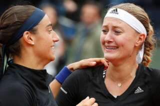 Les Françaises Kristina Mladenovic et Caroline Garcia remportent la finale du double dames de Roland-Garros