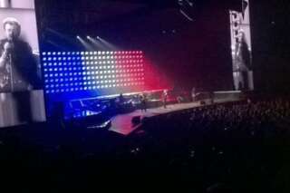PHOTOS. L'hommage de Johnny Hallyday aux victimes des attentats pendant son concert à Bercy