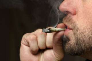 Effets du cannabis sur la santé: fumer un joint par jour pendant 20 ans n'endommagerait pas les poumons