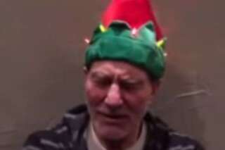 Patrick Stewart célèbre Noël à sa façon