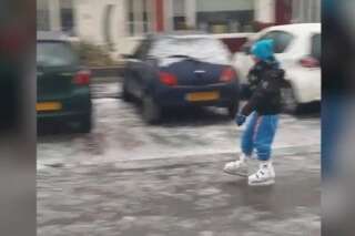 VIDÉO. Aux Pays-Bas, les rues verglacées font la joie des citadins-patineurs