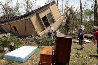 PHOTOS - Une tornade en Oklahoma ravage des centaines de maisons et fait au moins 24 morts