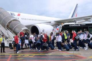 VIDÉOS. France-Nigeria: à la Coupe du monde, que font les Bleus pendant les voyages en avion?