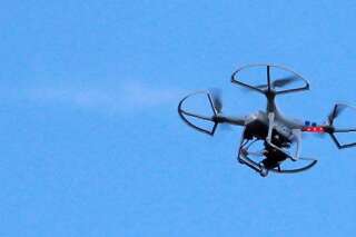 Drones sur des centrales nucléaires: EDF porte plainte, Cazeneuve appelle à leur neutralisation