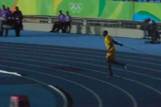 Quand le stade des JO de Rio est vide, Usain Bolt s'amuse au lancer de javelot