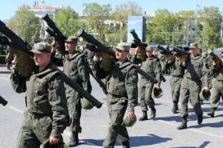 Ukraine/Russie: Kiev affirme que 700 soldats russes sont entrés en Ukraine pour aider les rebelles prorusses de l'Est