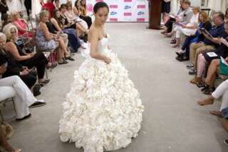 Robes de mariée : les plus belles créations en... papier toilette