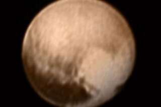 PHOTOS. La Nasa reçoit une photographie de Pluton, prise par une sonde spatiale, sur laquelle on peut voir un 