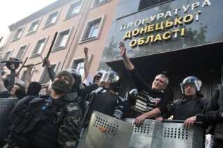 PHOTOS. Ukraine: à Donetsk, les pro-russes s'emparent du siège du parquet