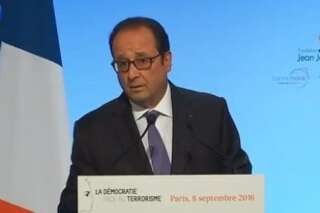 Limiter le cumul des mandats dans le temps: la seule proposition de Hollande dans son discours de Wagram
