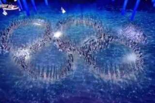 VIDÉO. Cérémonie de clôture de Sotchi: un clin d'oeil au raté des anneaux olympiques