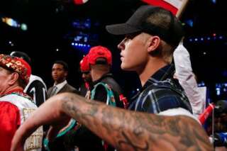 VIDÉO. Justin Bieber éjecté du ring par la sécurité après le dernier combat de Floyd Mayweather Jr