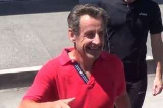 VIDÉO. Nicolas Sarkozy, en plein jogging à Beverly Hills, arrêté par un bus de touristes