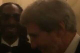 VIDEO. Snoop Dogg croise le secrétaire d'état américain John Kerry à la Maison Blanche