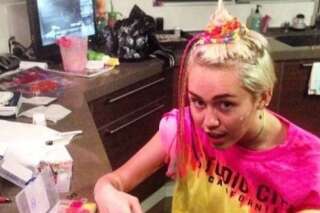 PHOTOS. Bracelets Rainbow Loom: Miley Cyrus et le pape s'y mettent aussi