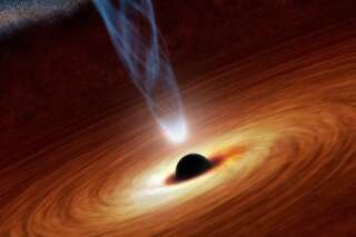 Des astronomes ont découvert un bizarre alignement de trous noirs à des millions d'années-lumière