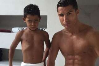 PHOTO. Cristiano Ronaldo apprend à son fils à contracter ses abdominaux et le montre sur Instagram