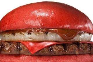 PHOTOS. Burger King lance un étonnant burger complètement rouge au Japon