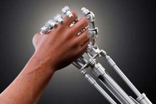 Une prothèse de main qui permet de sentir ce que l'on touche