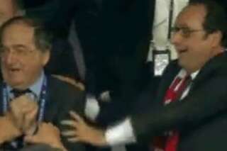 La célébration peu protocolaire de François Hollande après le second but d'Antoine Griezmann contre l'Allemagne