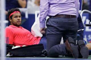 Jo-Wilfried Tsonga abandonne face à Novak Djokovic à cause d'une blessure pendant l'US Open