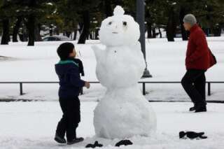 VIDÉO. Une bourgade japonaise s'offre le record mondial du nombre de bonshommes de neige fabriqués en une heure
