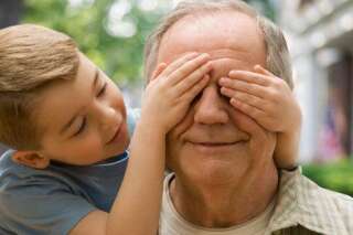 Relations entre générations: des liens étroits entre grands-parents et petits-enfants réduisent le risque de dépression