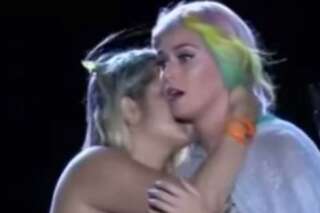 VIDÉO. Katy Perry fait monter sur scène une fan sous l'emprise de la drogue