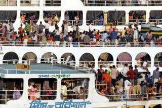 Bangladesh: un ferry coule avec des centaines de personnes à bord