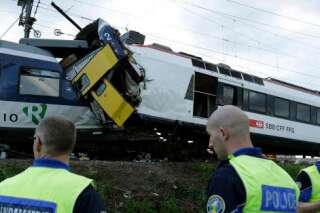 PHOTOS. Suisse: deux trains régionaux entrent en collision, 1 mort et 35 blessés