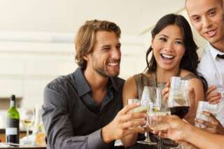 Sondage: les habitudes des jeunes Français face au vin et au champagne vont vous surprendre