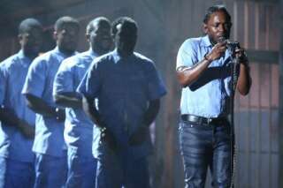 VIDÉO. Kendrick Lamar a mis le feu aux Grammy Awards 2016 avec un live engagé