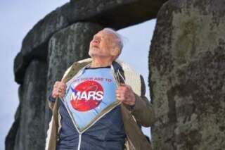 Buzz Aldrin poste une photo cool de lui à Stonehenge