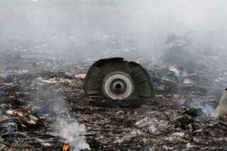 Vol MH17 en Ukraine : l'envoi de Néerlandais et Australiens armés sur le site du crash entériné par le Parlement‎
