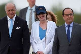 VIDÉO. Isabelle Prime de retour en France, accueillie par François Hollande à Villacoublay