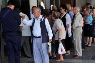 Grèce: les banques resteront fermées jusqu'au 8 juillet et les retraits plafonnés à 60 euros