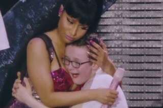 VIDÉO. Nicki Minaj a consolé un jeune fan... avec ses seins